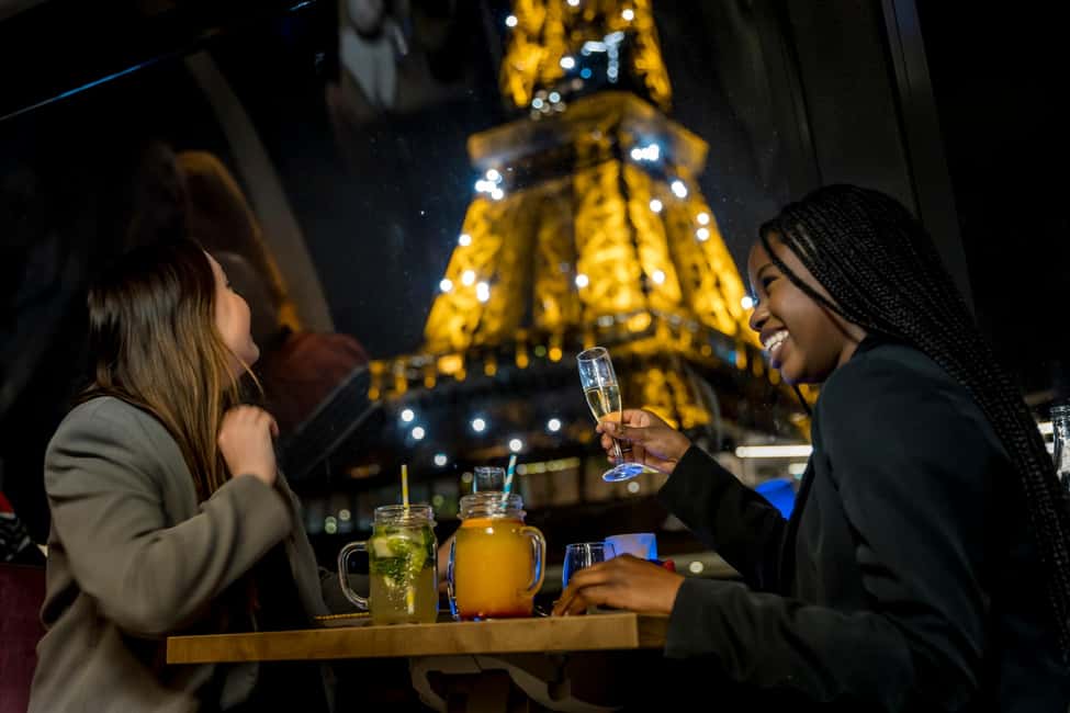 Paris: Seine River Champagne Dinner Cruise with Live Music - A 90-Minute Seine Night Out With Live Music