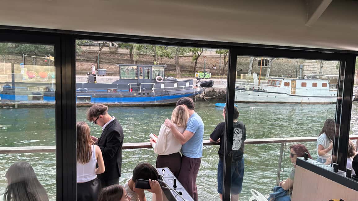 Paris: Seine River Cruise and 3-course Bistro Lunch - Value for $69: When This Combo Makes Sense