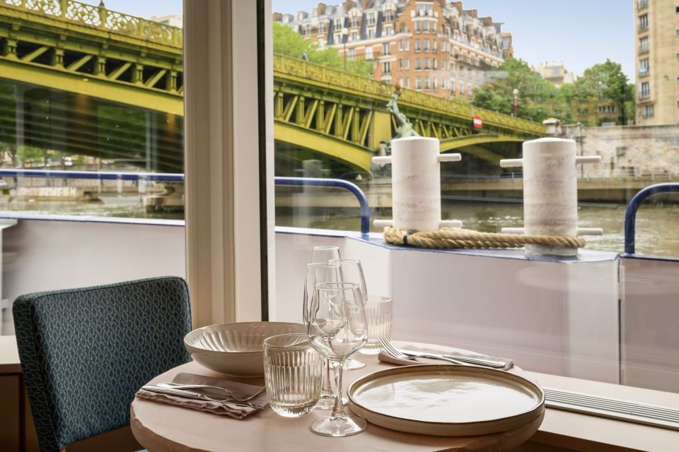 Paris: Seine River Cruise & Brunch - Service and Pacing: Friendly Crew, Watch the Time Pressure