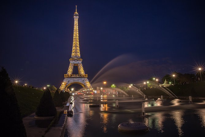 Paris Seine River Dinner Cruise by Maxim's with Champagne & Music - 3-course dinner, Champagne, and the vegan menu that actually works