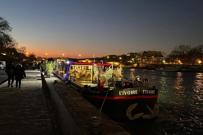 Paris Seine River dinner cruise from Alexandre III bridge - Port des Invalides start point and the one logistics move that matters