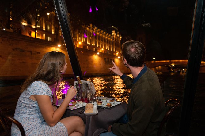 Paris Seine River Dinner Cruise with Champagne and Window Seating - Service and Atmosphere: Where It Shines, and Where It Can Fray