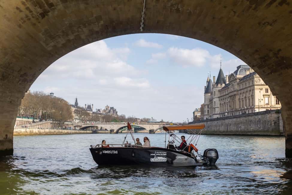 Paris: Seine River Private Cruise - Timing and light: when to go for the wow factor