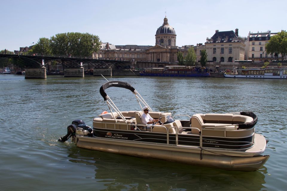 Paris: Seine River Private Guided Pontoon Boat Cruise - From Pont d’Issy to La Barge: getting on board without stress