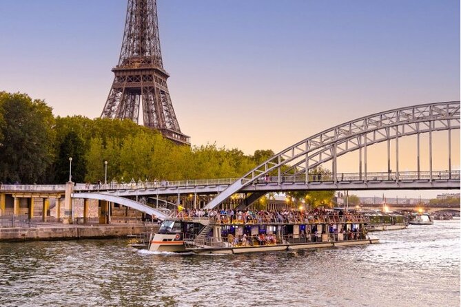 Paris Seine River Sightseeing Cruise Tour - The Louvre stretch and Eiffel Tower glow: timing your best light