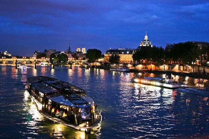 Paris Seine River Sightseeing Cruise Tour - On-deck comfort: crowds, weather, and why the ride can feel cold fast