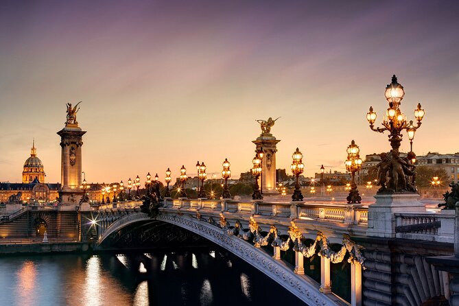 Paris: Seine River Sightseeing Sunset Cruise with Champagne - The 1-hour route: you see the Seine in a single sweep