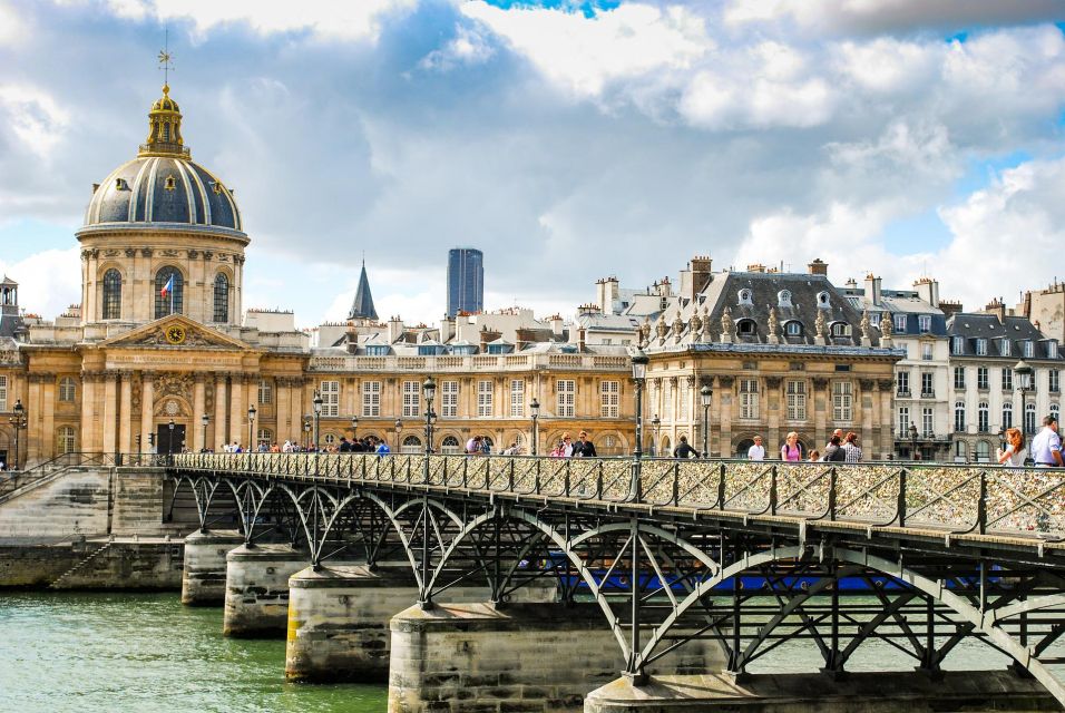 Paris: Seine River Walking Tour with Optional Musée d'Orsay - The Seine cruise option: a good second act