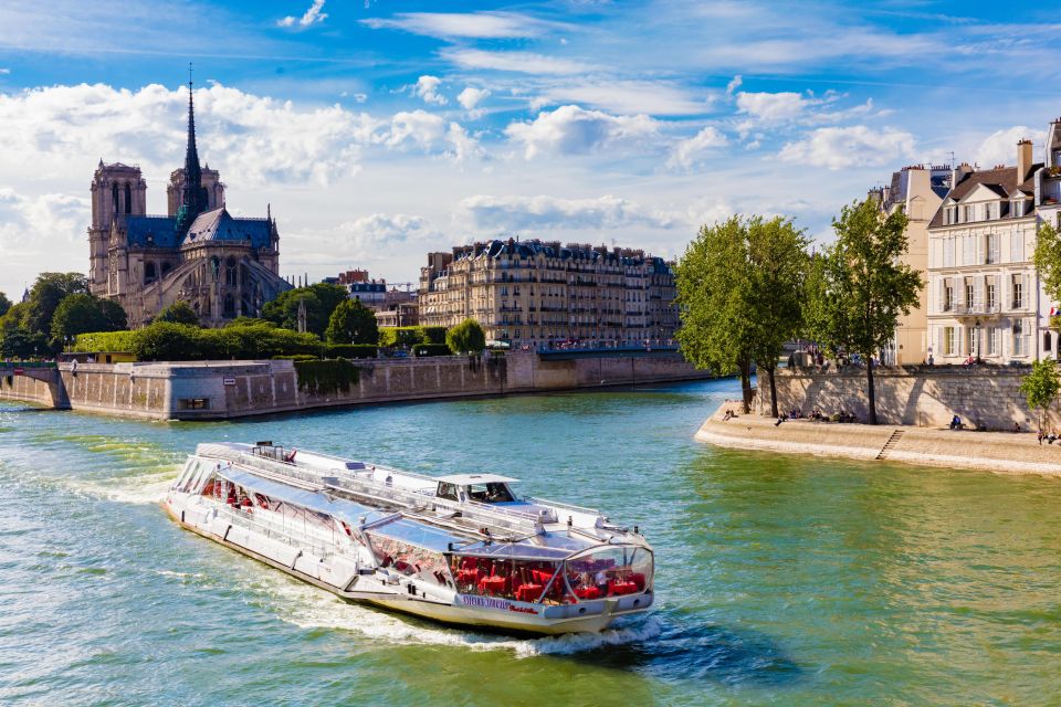 Paris: Sightseeing Cruise on the Seine with 3-Course Lunch - Onboard comfort: bay windows below and 360° views up top