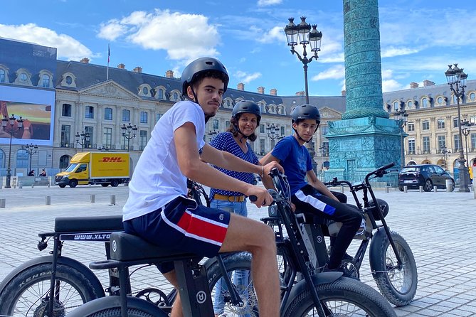 Paris Sightseeing Family Friendly Guided Electric Bike Tour - Pont Alexandre III and Eiffel Tower viewing with a short, smart stop