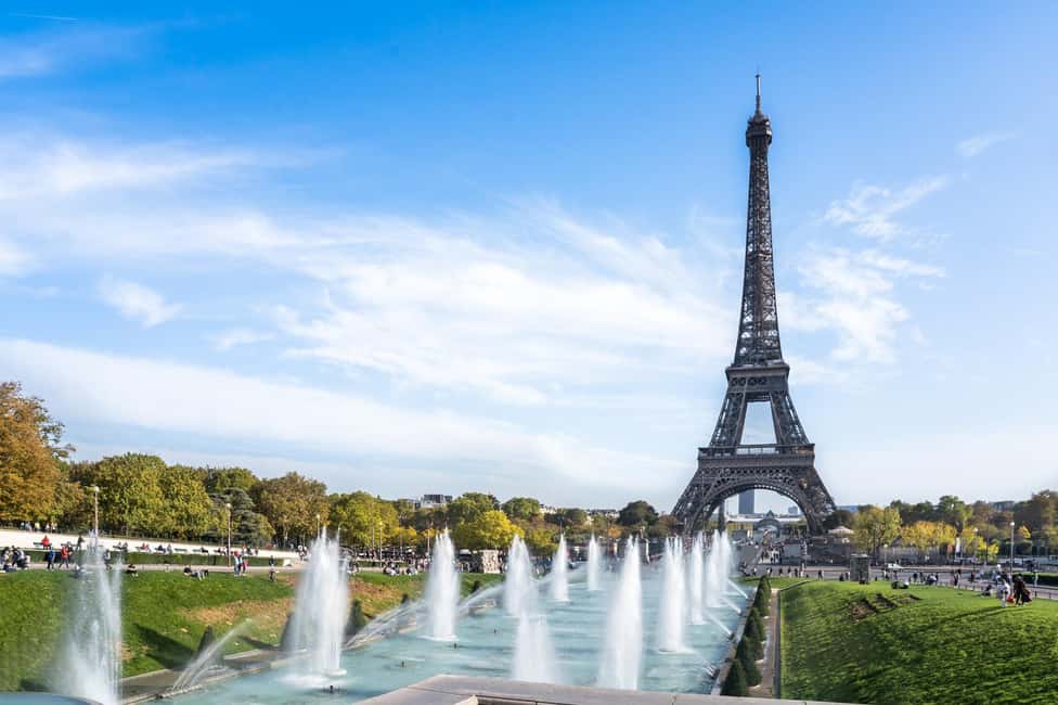Paris: Skip-the-Line Eiffel Tower and Trocadero Gardens Tour - Second-floor observation deck views: what your guide will help you find