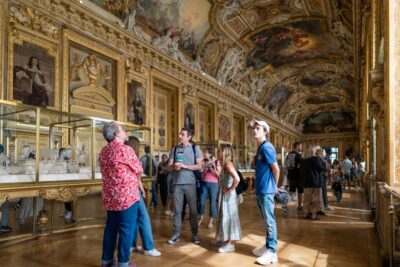 Paris: Skip-the-Line Louvre Highlights Guided Tour - Meeting at Arc de Triomphe du Carrousel and Getting Oriented Fast