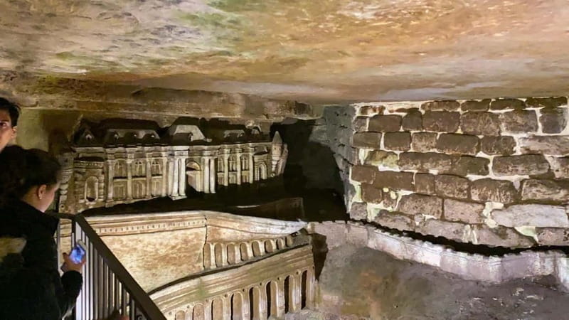 Paris: Small-Group Catacombs Tour with Skip-the-Line Entry - Meeting point and skip-the-line flow at the main entrance