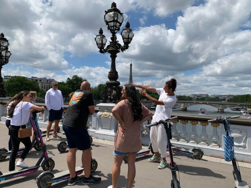 Paris: Small-Group E-Scooter Tour with a Local Guide - Invalides and Grand Palais: finishing with major landmarks (without dragging the day)