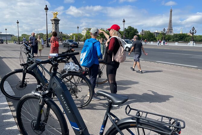 Paris: Small Group Highlights E-Bike Guided Tour - Key highlights to know before you ride