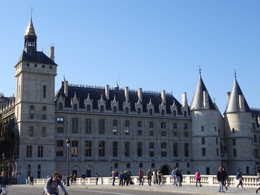 Paris: Ste-Chapelle, Conciergerie, Notre Dame Private Tour - Who should book this tour, and who should skip it