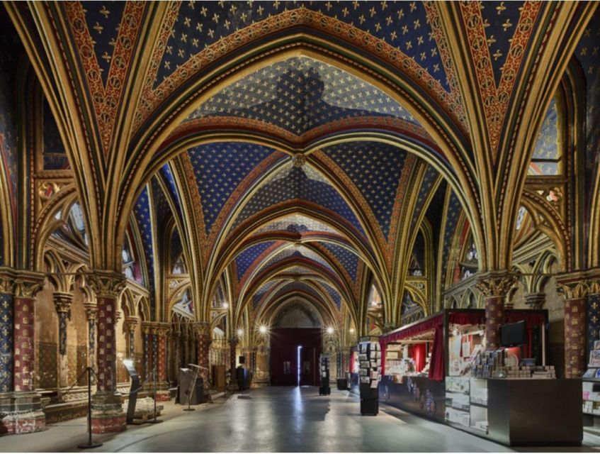 Paris: Ste-Chapelle, Conciergerie, Notre Dame Private Tour - Sainte-Chapelle in 1 hour: stained glass with real explanations