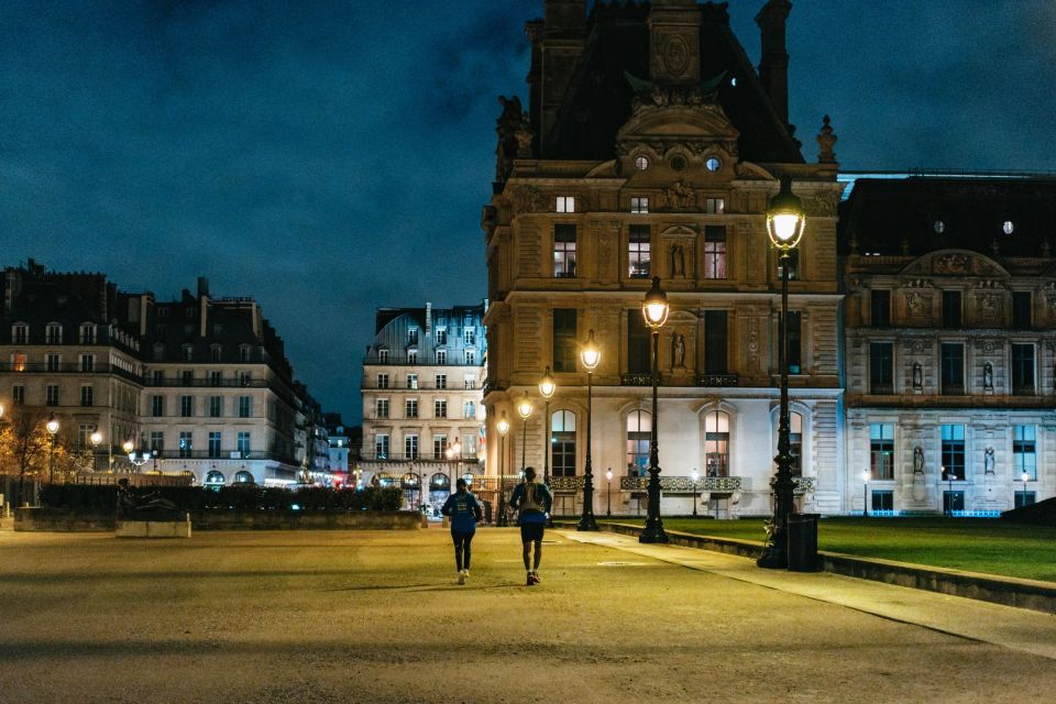 Paris: Sunrise Running and Sightseeing Group Tour - Pont Neuf and Pont des Arts: bridge views that don’t feel crowded