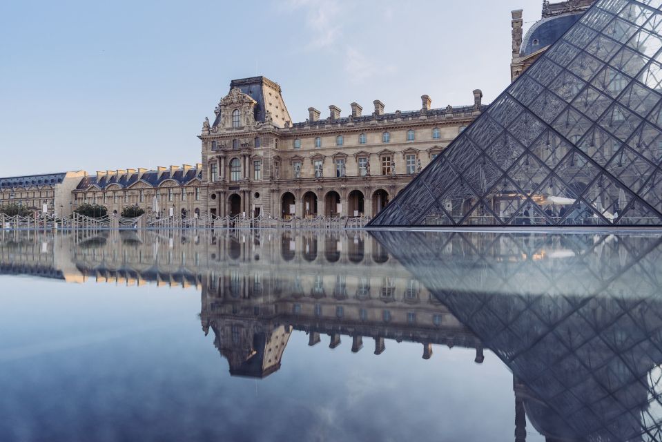 Paris: The Da Vinci Code Walking Tour with a Local Guide - What to wear and bring for a 90-minute, street-level puzzle walk