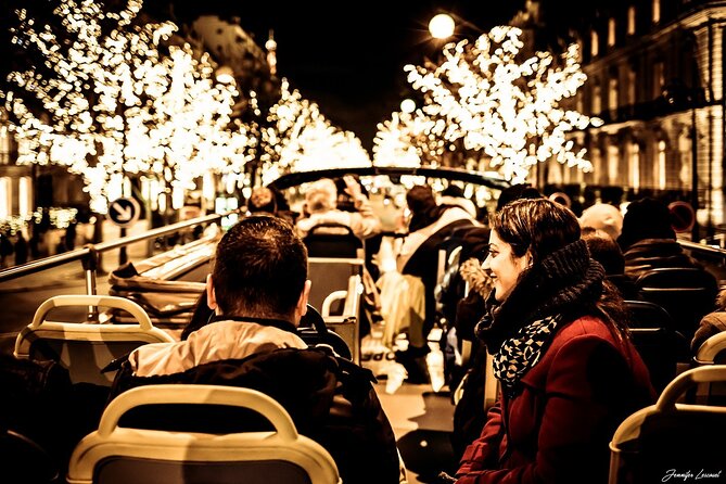 Paris Tootbus Festive Christmas Lights Tour - Eiffel Tower Finale: Where the Timing Matters