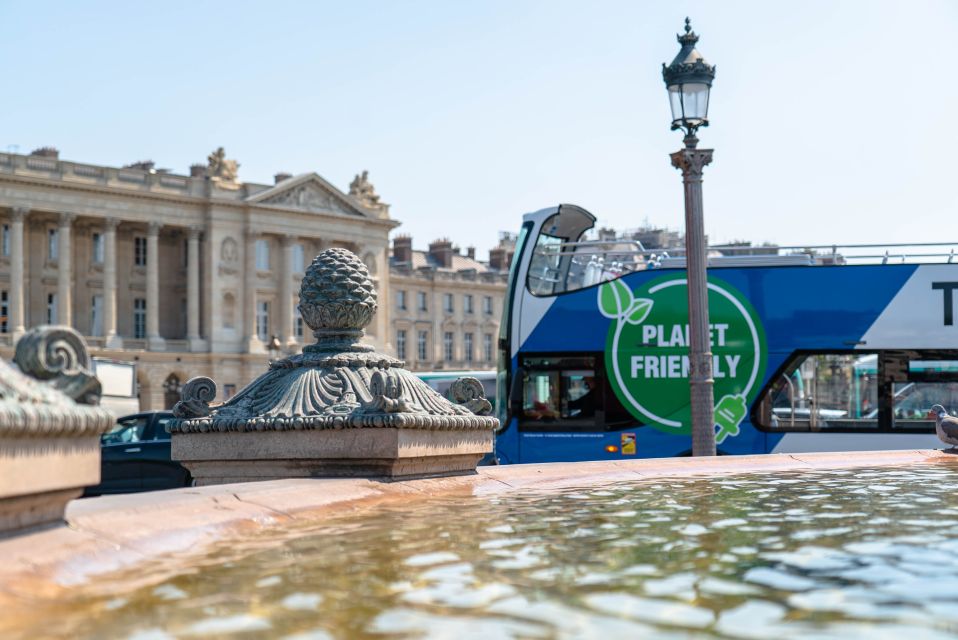 Paris: Tootbus Kids Bus Tour Experience - Eiffel Tower and Grand Palais: the finale photo moment