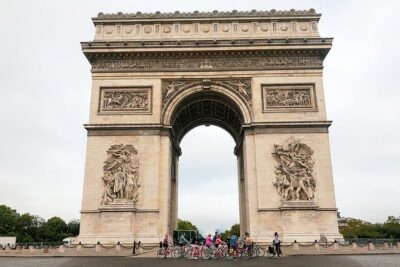 Paris Tour de France Bike Ride - Getting set up fast at Rue Edgar Faure