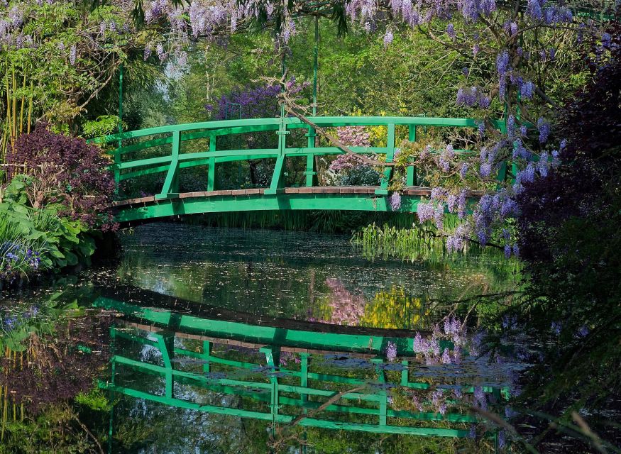 Paris: Transport for visit Giverny Claude Monet 7 peoples - Fondation Monet: Your 2 Hours to See the House and Gardens