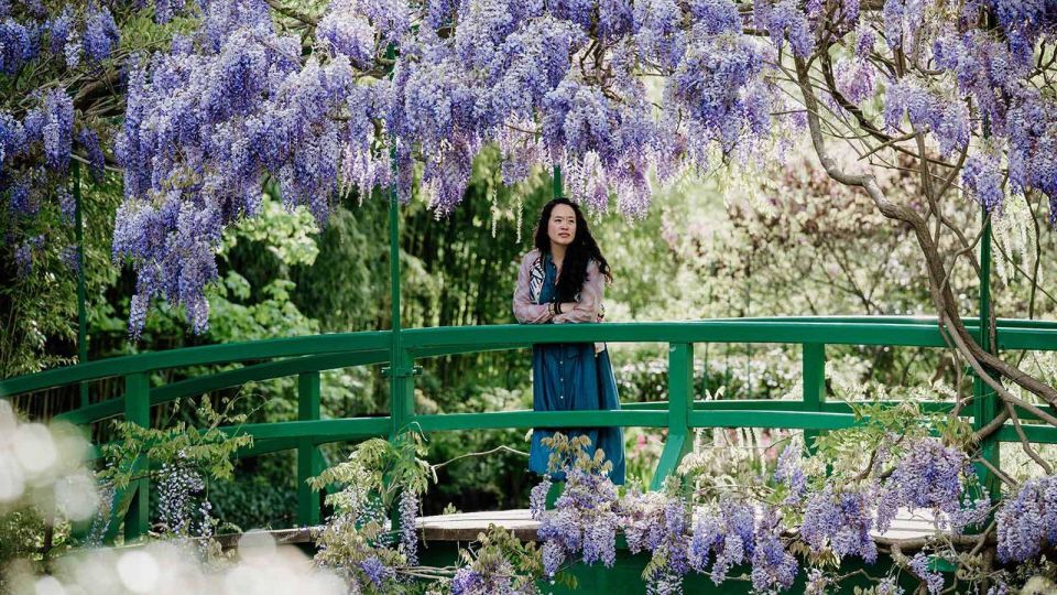 Paris: Transport for visit Giverny Claude Monet 7 peoples - The Van Ride: 1.5 Hours Each Way With Scenic Breaks