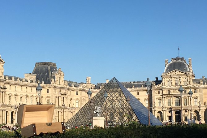Paris Treasure Hunt – Explore the Seine from Louvre to Eiffel - Why this Louvre-to-Eiffel treasure hunt feels different