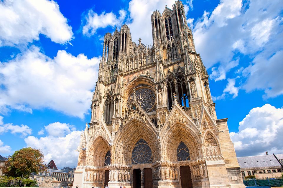 Paris: Two Reims Champagne Vineyards with Tastings and Lunch - Lunch in Lude: a family-run French meal that keeps the day human