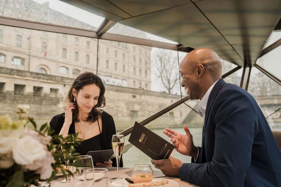 Paris : Valentine's Day Diner Cruise on the Seine river - Valentine’s Day on the Seine: Why This Cruise Works