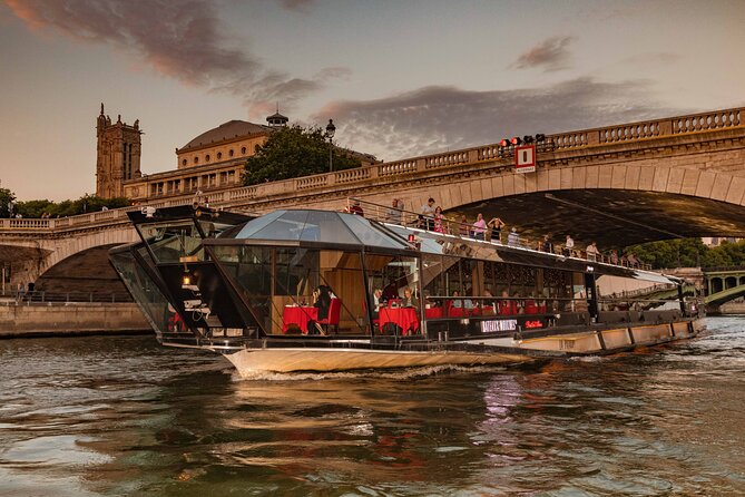 Paris Valentine's Day Dinner Cruise by Bateaux-Mouches - Why This Valentine’s Cruise Feels Like a Set-Piece Date