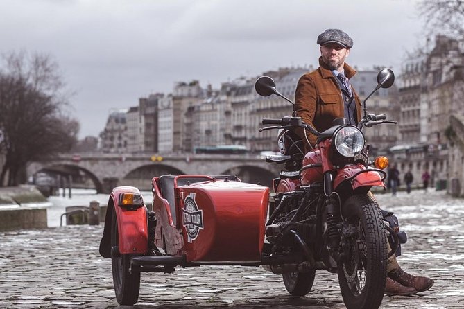 Paris Vintage Private City Tour on a Sidecar Motorcycle - Palais-Royal and Galerie Vivienne: the quiet Paris you can actually notice