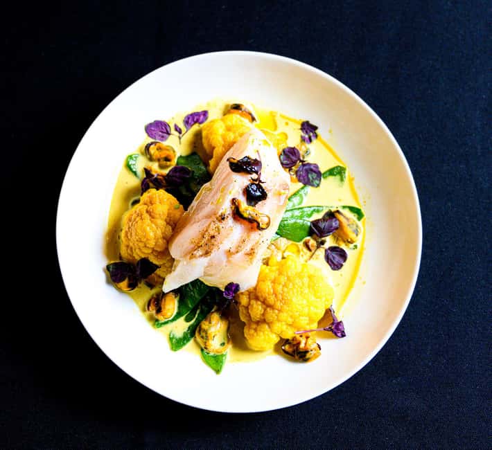 Paris: VIP Dinner and Cabaret Show at Paradis Latin - Champagne, water, and pacing: dinner that doesn’t drag