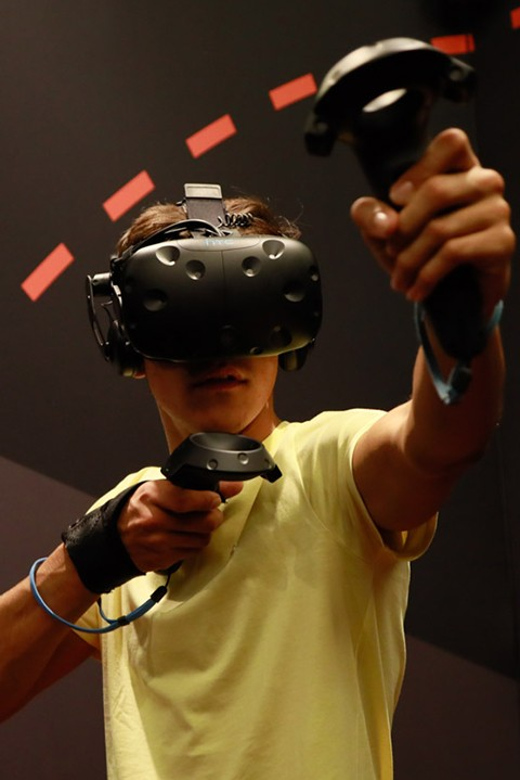 Paris: Virtual-Reality Escape Room Adventure - What Happens After: Drinks, a Group Picture, and Debrief Energy