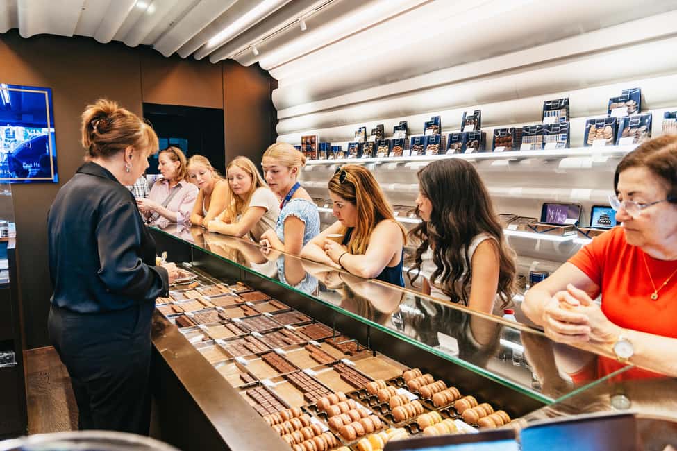 Paris: Walking Food Tour with Cheese, Wine and Delicacies - Pacing, timing, and practical walking tips for 198 minutes in the Marais