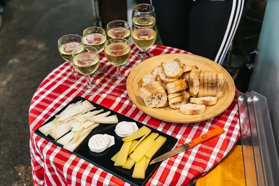 Paris: Walking Food Tour with Cheese, Wine and Delicacies - Where the tour starts: Le Repaire de Bacchus and a smooth meeting point