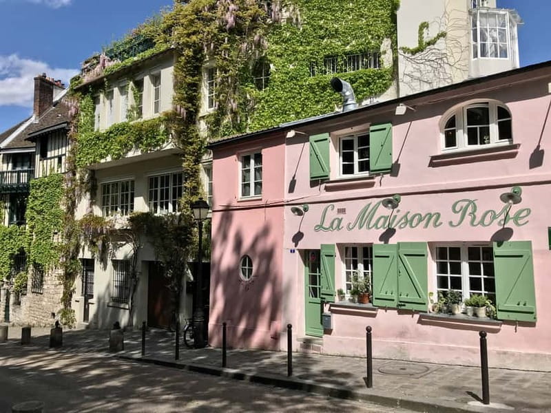 Paris: Walking Tour of Montmartre - Montmartre on foot: what a 2-hour walk really gives you