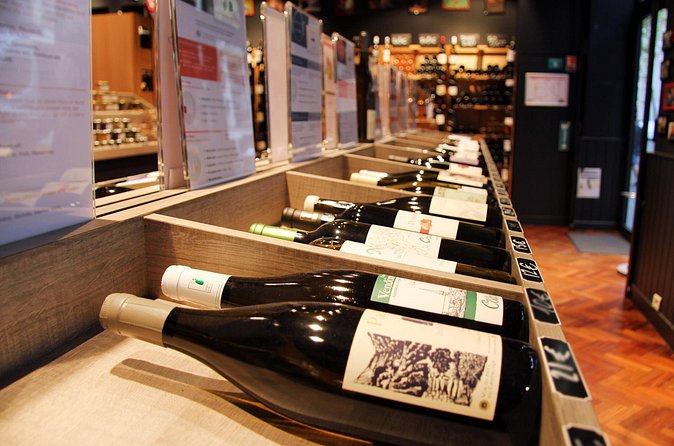 Paris Wine and Cheese Tastings Class near Le Marais - Cheese pairing with an artisanal shop mindset