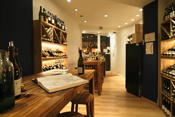 Paris Wine Tasting Experience in Montmartre - How the sommelier teaches you to taste like a pro