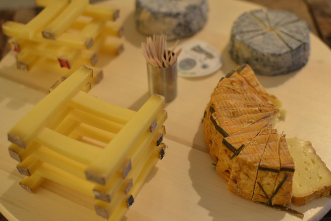 Paris Wine with Cheese Pairing & Tasting Small Group Class - The Wine Lineup: 4 Regions of France Plus Champagne