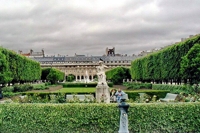 Parisian Love Affair: Elegant Romance Private Tour in Paris - Paris Gets Extra Romantic When You Walk Like a Character