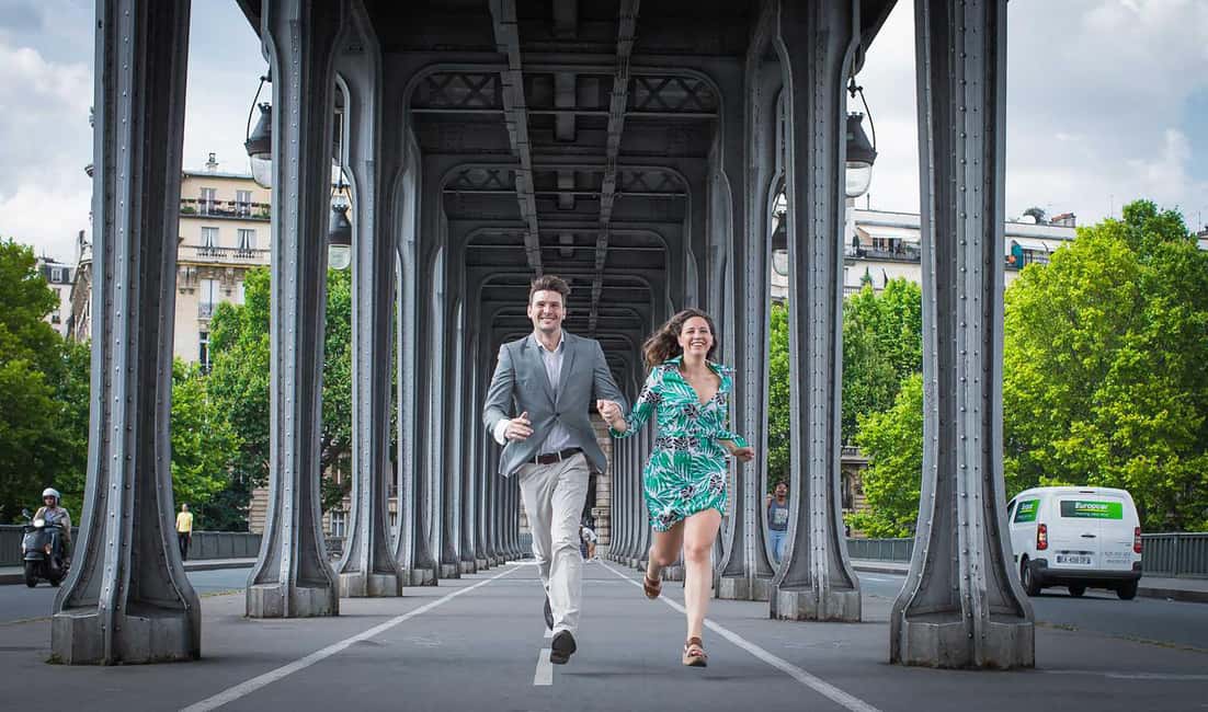 Parisian Proposal Perfection. Photography/Reels & Planning - Who should book this proposal photo session?