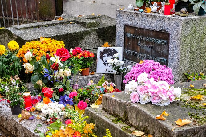 Père-Lachaise Cemetery Paris Tour with Audioguide - Key points at a glance