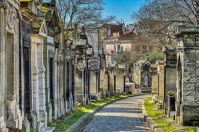 Père-Lachaise Cemetery Paris Tour with Audioguide - Père-Lachaise in real life: what kind of place you’re walking into