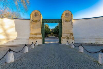 Père-Lachaise Cemetery Paris Tour with Audioguide - What you actually pay for: $8.27 and what that includes