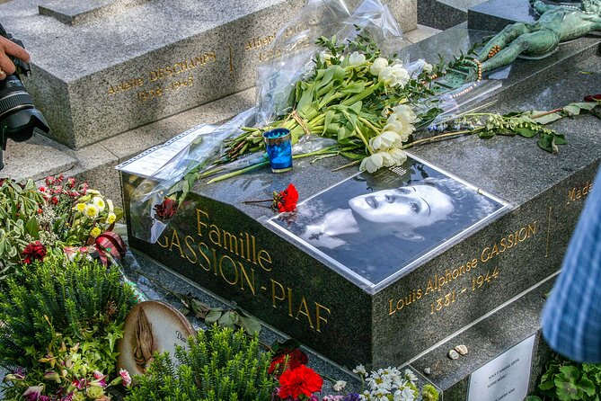 Père-Lachaise Cemetery Paris Tour with Audioguide - Timing and pace: why 2 hours can feel perfect (or too short)