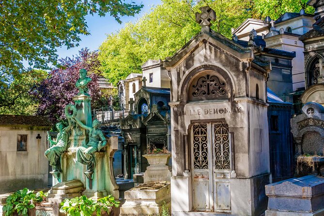 Père-Lachaise Cemetery Paris Tour with Audioguide - Who should book this audio guide (and who should skip it)