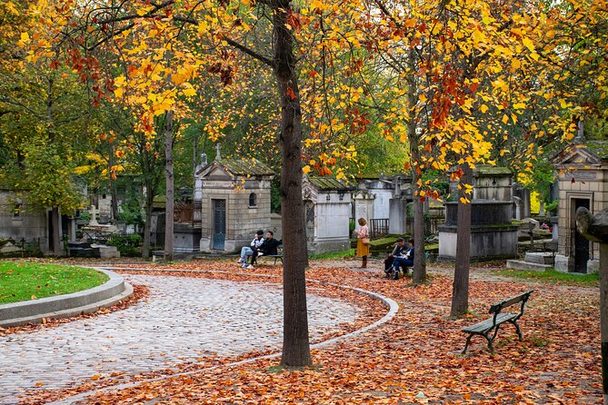 Père Lachaise Cemetery Tour: A Stroll Through Immortal History - Edith Piaf: the French voice you can feel in Paris