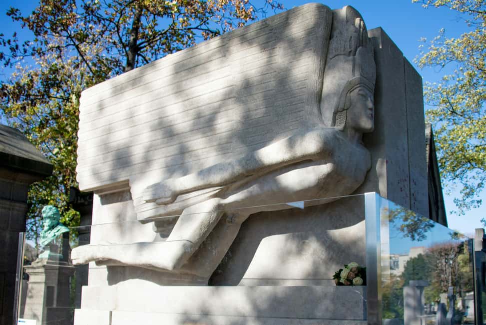Père Lachaise Cemetery Tour, Tales from the Graves & Crepes - Guided Cemetery Walking: How the Route Keeps It Interesting
